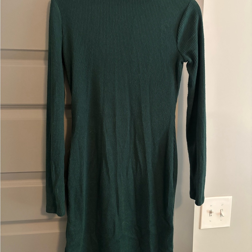 SO Green Long Sleeve Mock Neck Sheath Dress